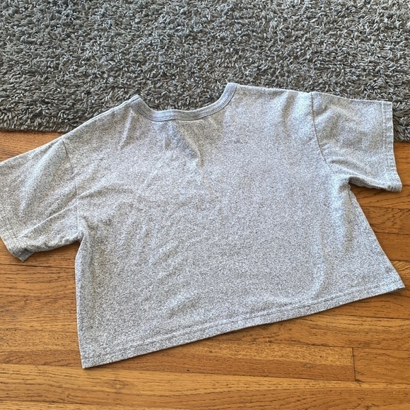 Champion Gray Short Sleeve Crop Top Tee Size Medium - Picture 6 of 8